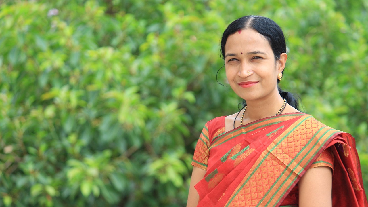 women, indian, female, mother, woman, young, attractive, india, happy, smile, smiling, green happy, green smile, green happiness